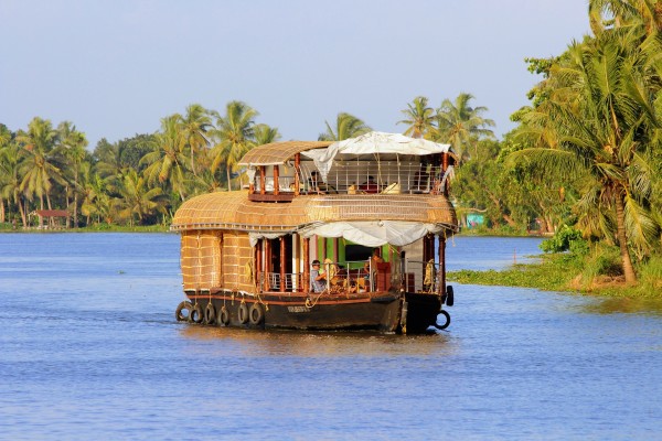 Kerala ( Alleppey & Munnar )