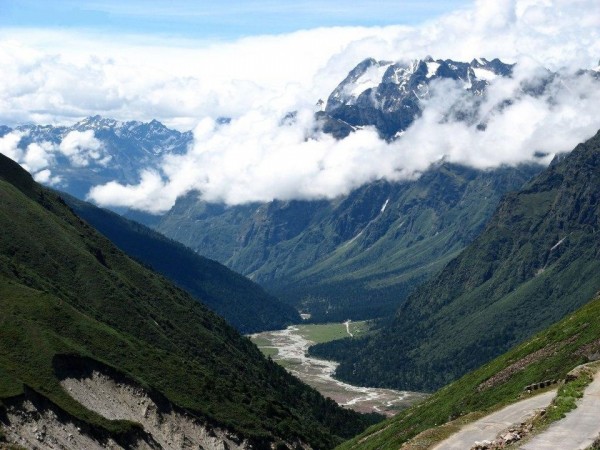 North East ( Gangtok, Lachung With Yumthang Excursion )